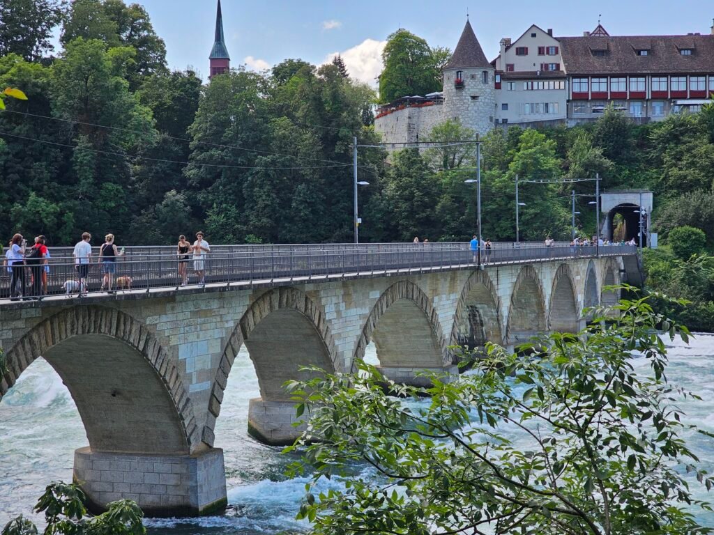 萊茵瀑布(Rheinfall)